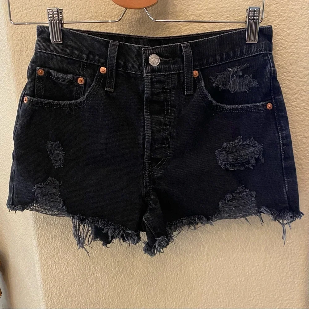 LEVI’S 501 Black Distressed Rip Raw Hem Denim Shorts Size 25